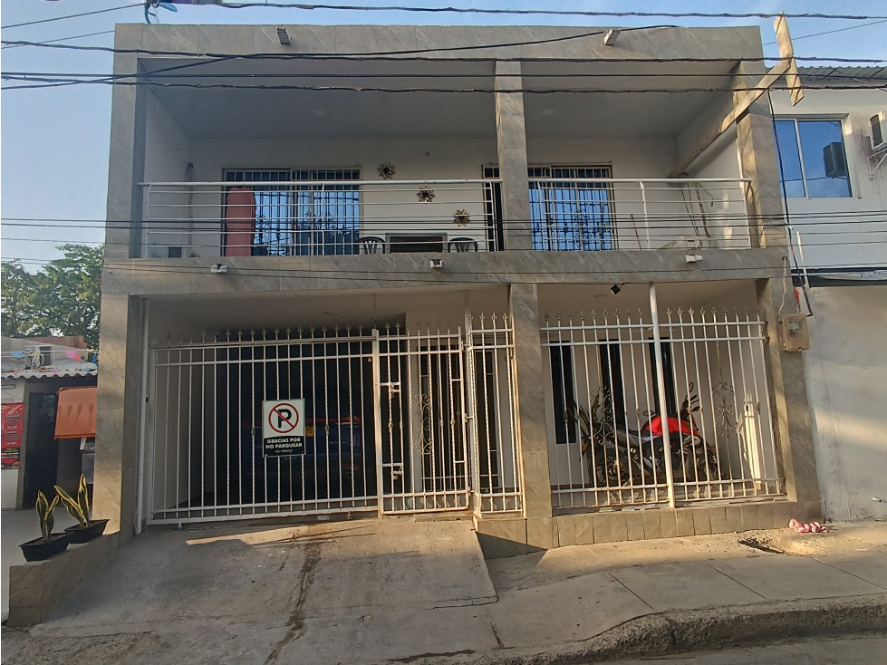 VENTA CASA REMODELADA DOS PISOS CUATRO ALCOBAS SECTOR PARAISO - E.C.