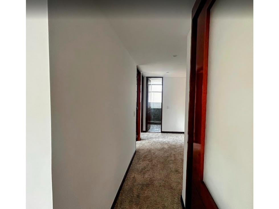 Venta Apartamento En Santa Bárbara Bogotá, Amplio y Exclusivo — foto 4