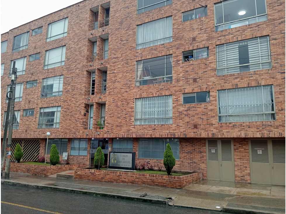 VENTA APTO MINUTO DE DIOS CON PARQUEADERO EN PISO 3 - ENGATIVA