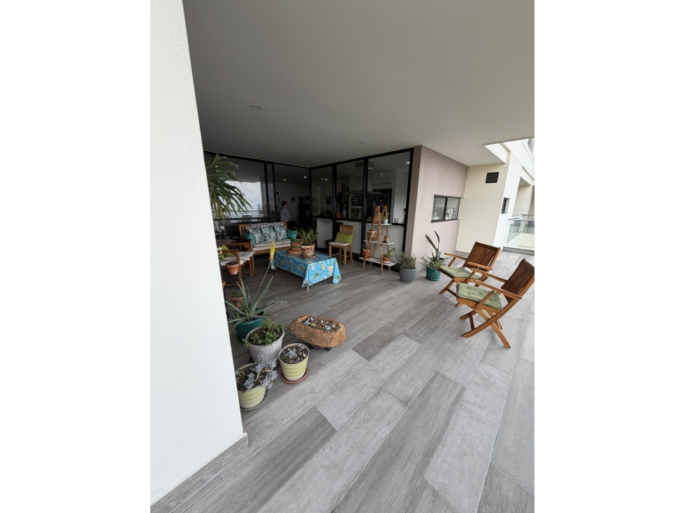 VENTA EXCLUSIVO APARTAMENTO EN LAS LOMITAS SABANETA — foto 2