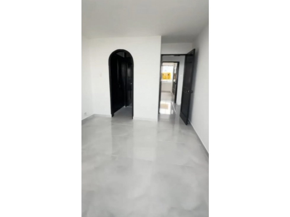 VENTA APARTAMENTO DE 110MTS SOBRE LA AV. CIRCUNVALAR PEREIRA - 4