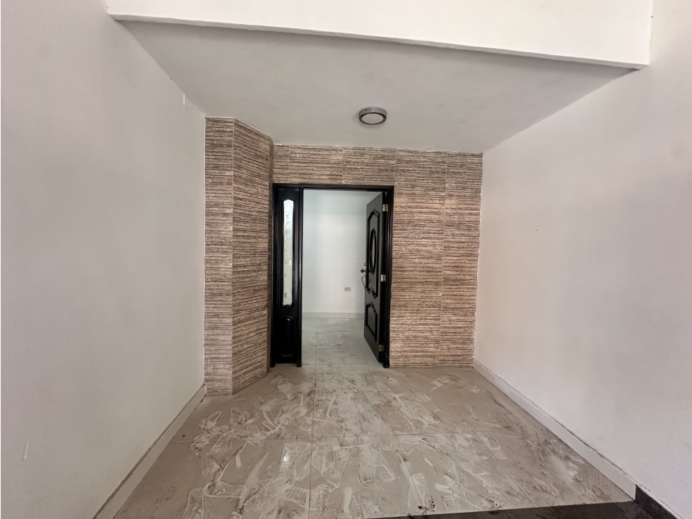 VENTA CASA AMPLIA DOS NIVELES CERCA AVENIDA LIBERTADOR JA — foto 3