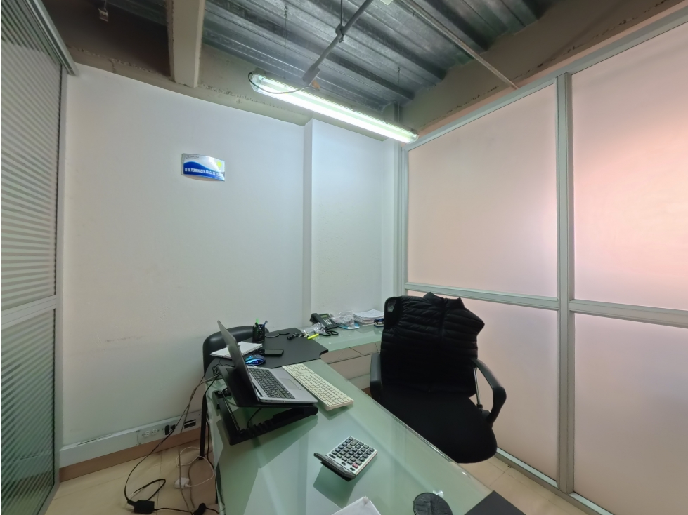 Arriendo Oficina Amoblada, Barrio Galán, 15 Puestos + Sala Juntas — foto 3