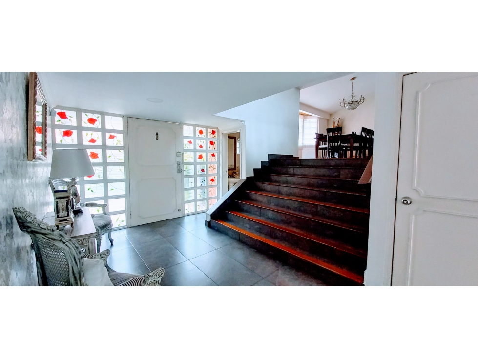 VENTA CASA DE LUJO EN LA CALLEJA AMPLIOS ESPACIOS Y ZONAS VERDES — foto 4
