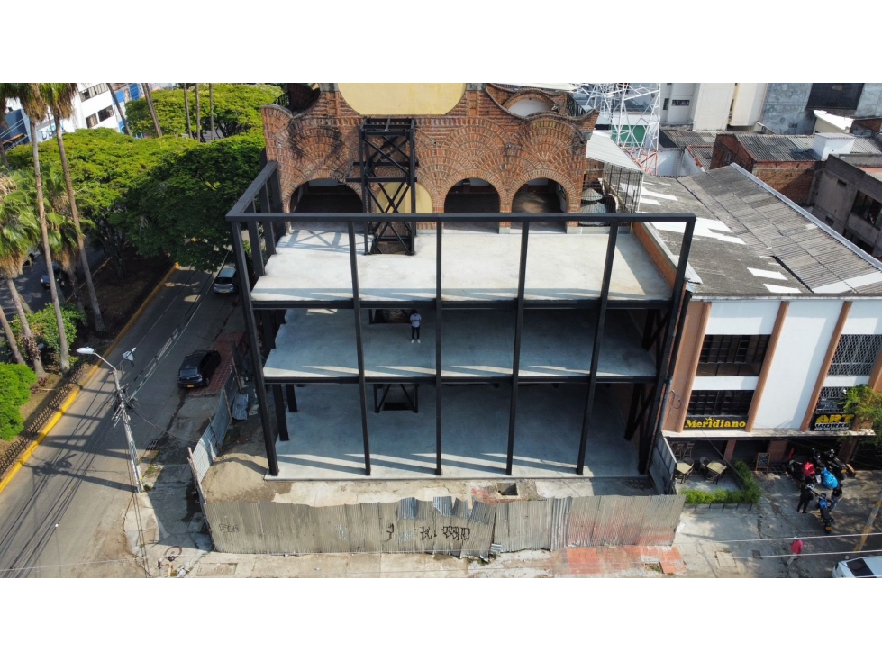 VENDO EDIFICIO GOTICO EN CONSTRUCCION (AV 6A NORTE) — foto 5