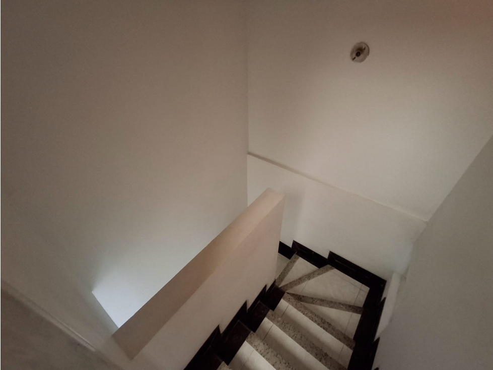 VENTA DE CASA EN EL BARRIO LA GRANJA - 5