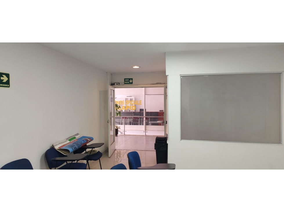 ARRIENDO LOCAL COMERCIAL EN CHICÓ EXCELENTE VITRINA Y ZONA COMERCIAL — foto 5