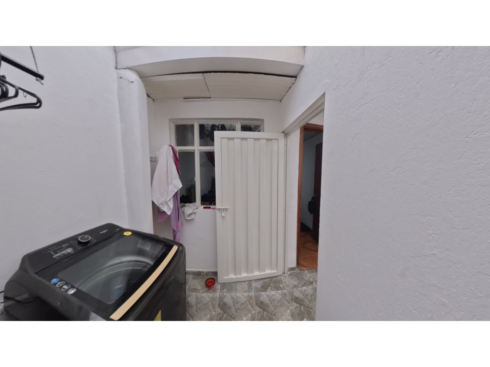 Venta Casa, La Fraguita, Localidad Antonio Nariño, 4 Apartamentos — foto 5
