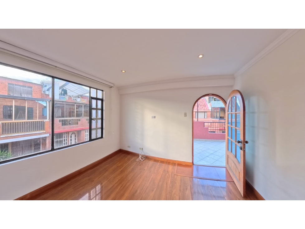 Casa en Venta en Madrid, Cund. 3 Pisos + Apartaestudio Independiente — foto 3