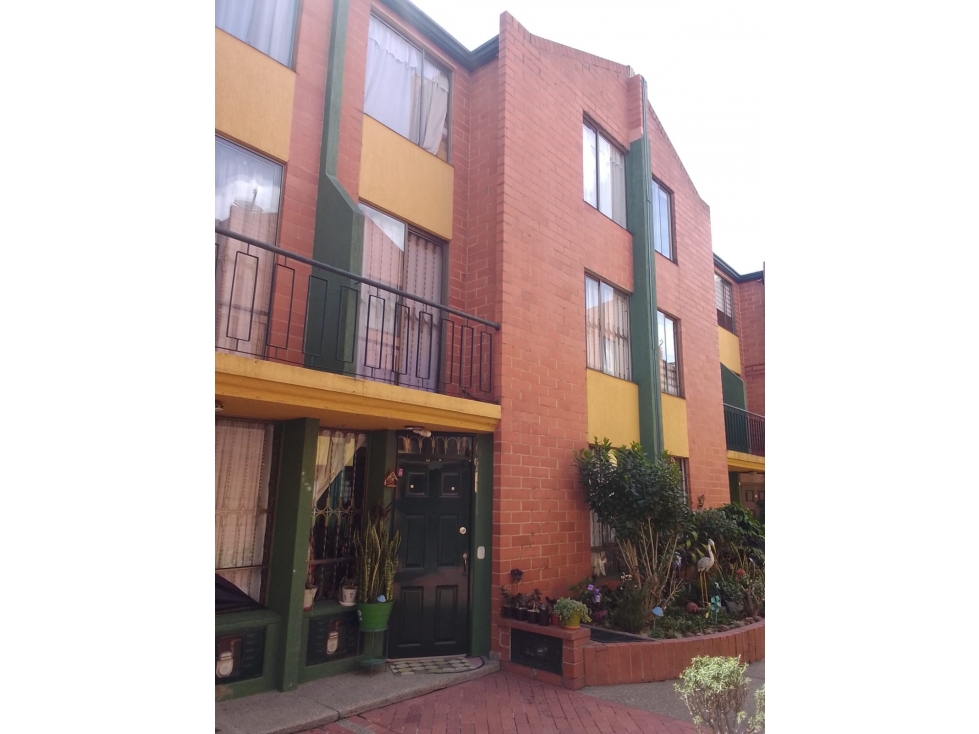 VENDO CASA PLAZA DE LAS AMERICAS - KENNEDY — foto 2