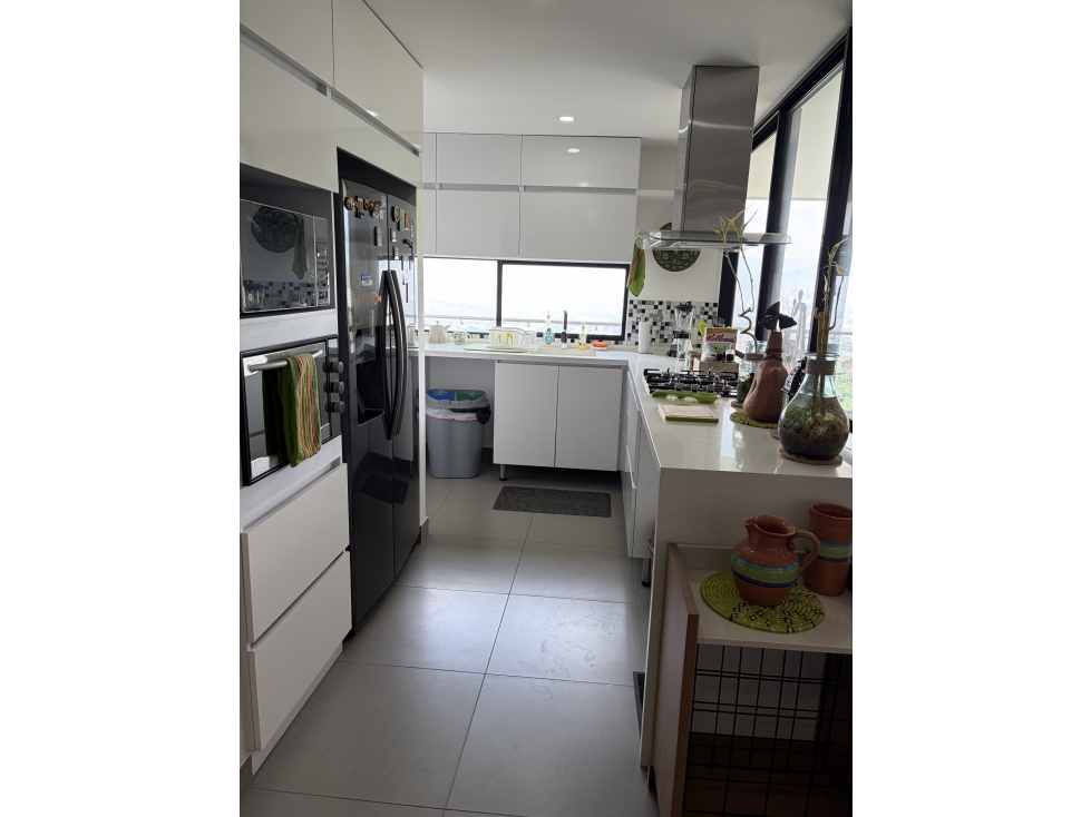 VENTA EXCLUSIVO APARTAMENTO EN LAS LOMITAS SABANETA — foto 3