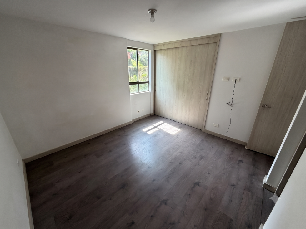 VENTA APARTAMENTO EXCELENTE ILUMINACION Y ACABADOS SABANETA ANTIOQUIA — foto 4