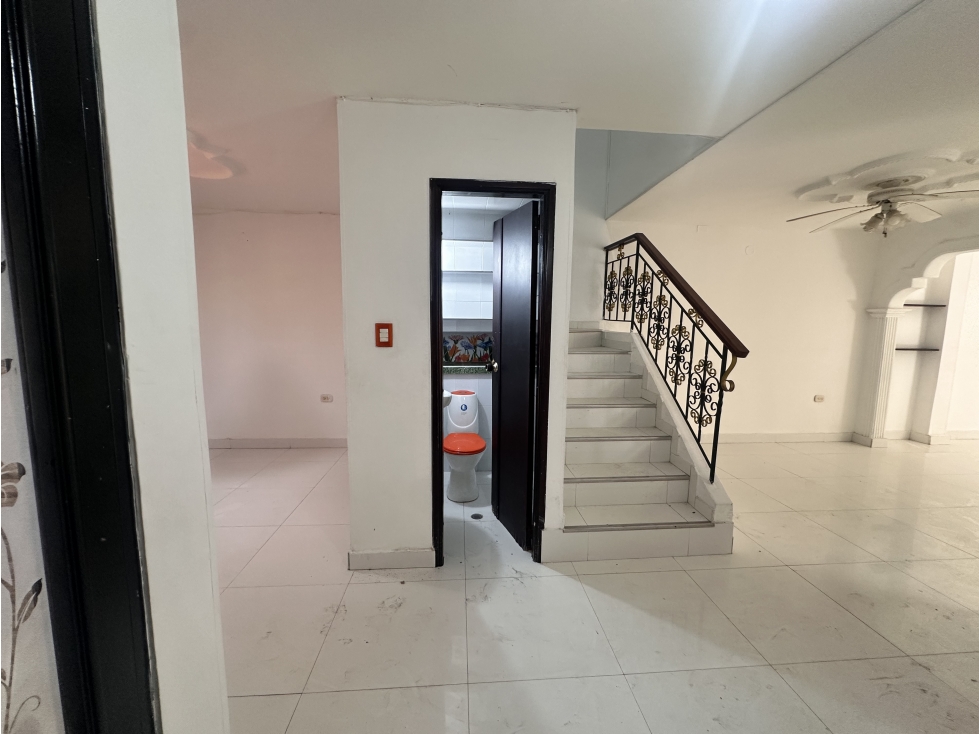 VENTA CASA AMPLIA DOS NIVELES CERCA AVENIDA LIBERTADOR JA — foto 5