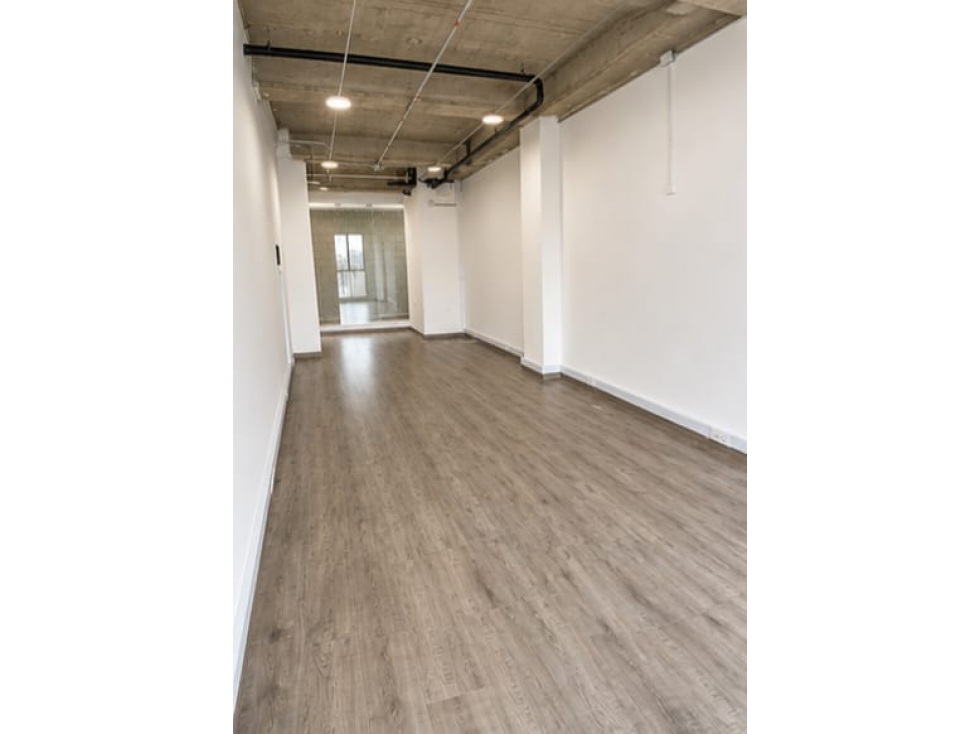 ARRIENDO - Oficina/Consultorio - La Alhambra - Con Certificación RETIE — foto 5