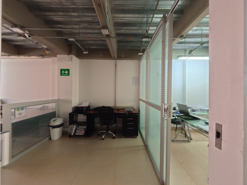 Arriendo Oficina Amoblada, Barrio Galán, 15 Puestos + Sala Juntas