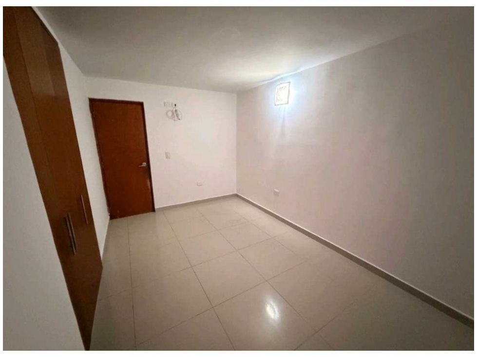 VENTA CASA TRES PISOS EN CONJUNTO CERRADO SECTOR BAVARIA - L.C. — foto 5