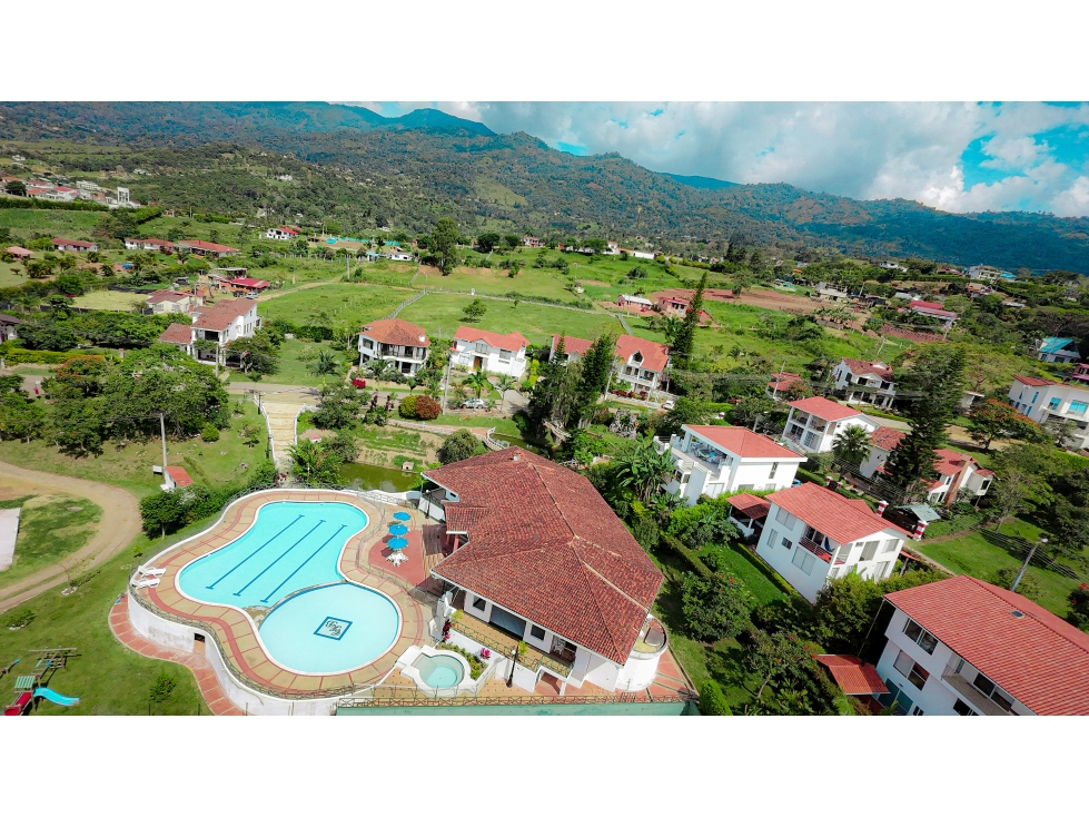 Venta De Casa Campestre Nueva en Silvania - 2