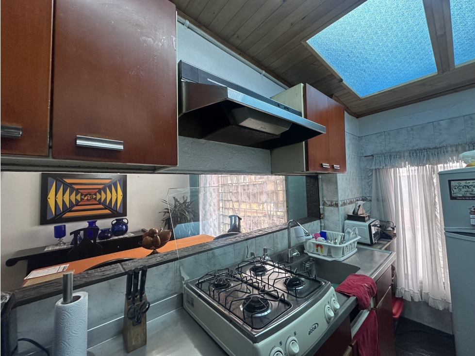 VENTA CASA AMPLIA BARRIOS UNIDOS IDEAL PARA EMPRESA O VIVIR
