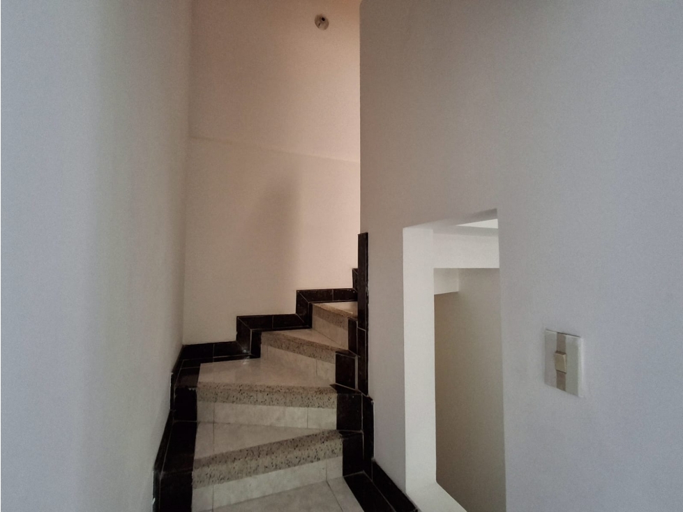 VENTA DE CASA EN EL BARRIO LA GRANJA - 6