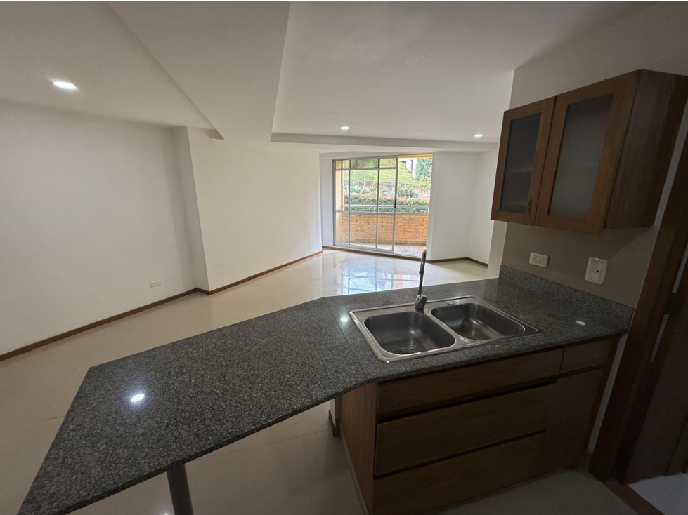 Venta de Apartamento en Sabaneta, Las Lomitas - 3