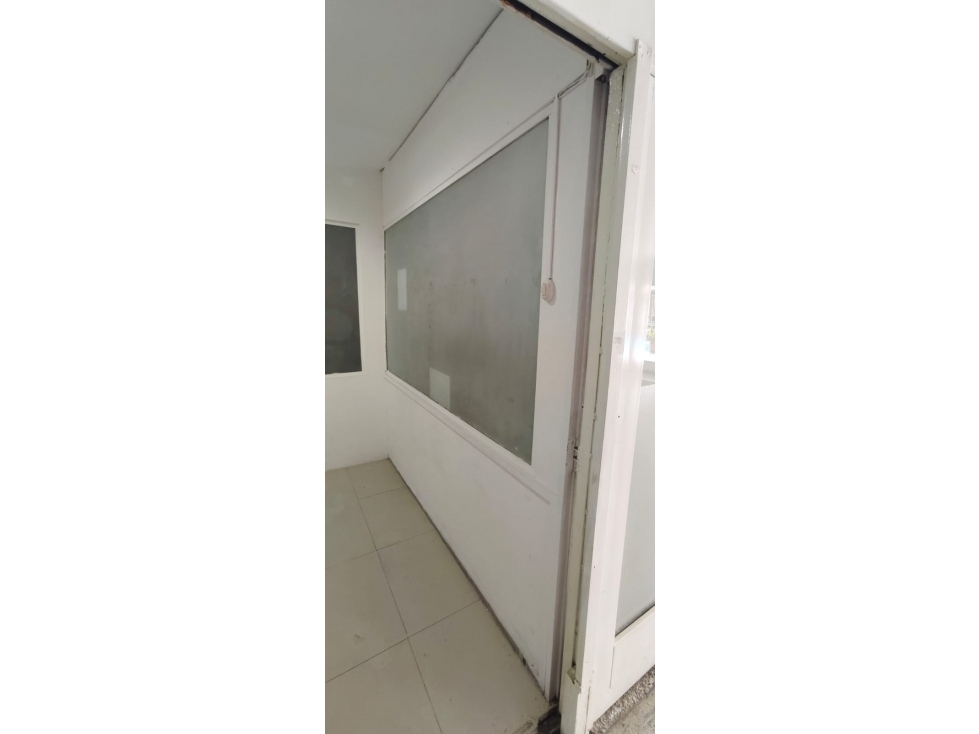 ARRIENDO LOCAL COMERCIAL EN CHICÓ EXCELENTE VITRINA Y ZONA COMERCIAL — foto 6