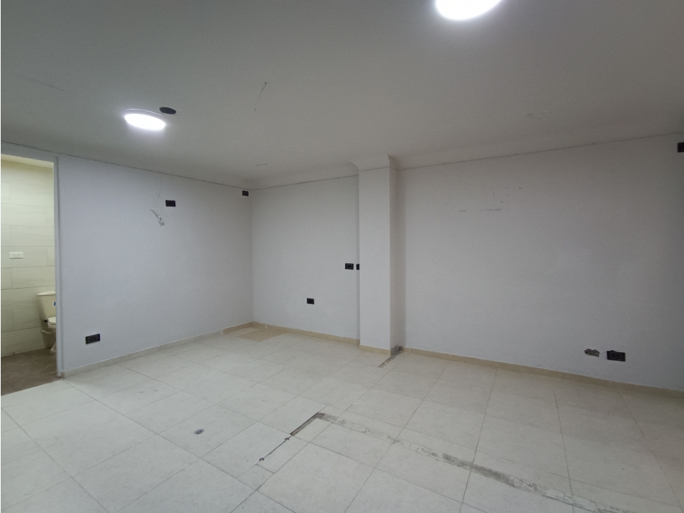 VENTA DE OFICINA EN EL LAGO — foto 5