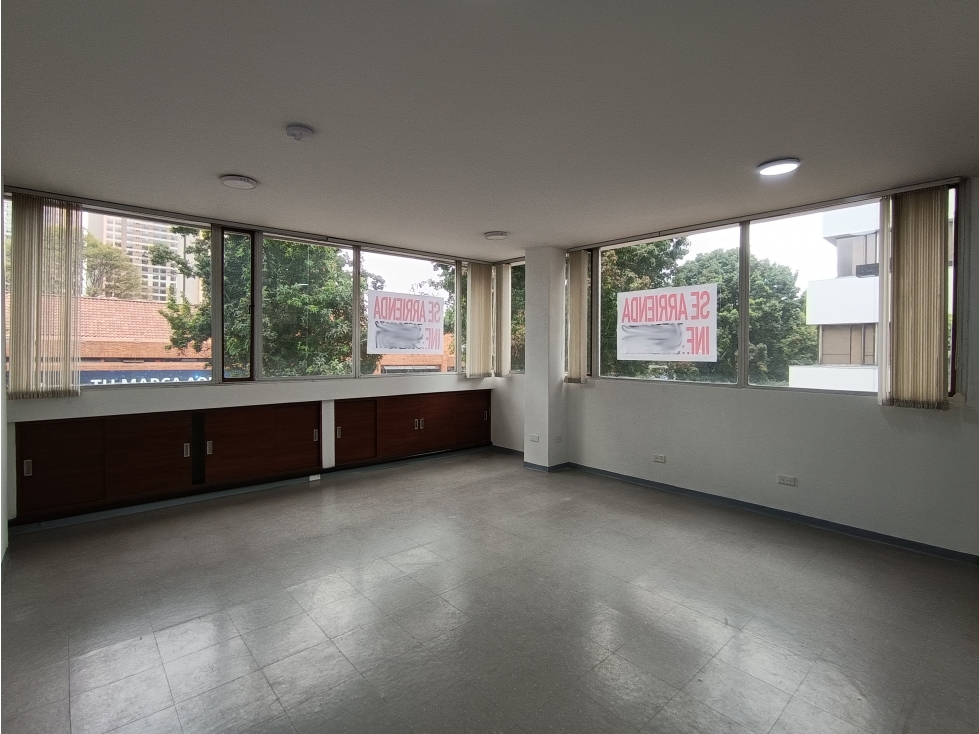 VENTA DE OFICINA EN EL LAGO GAITAN