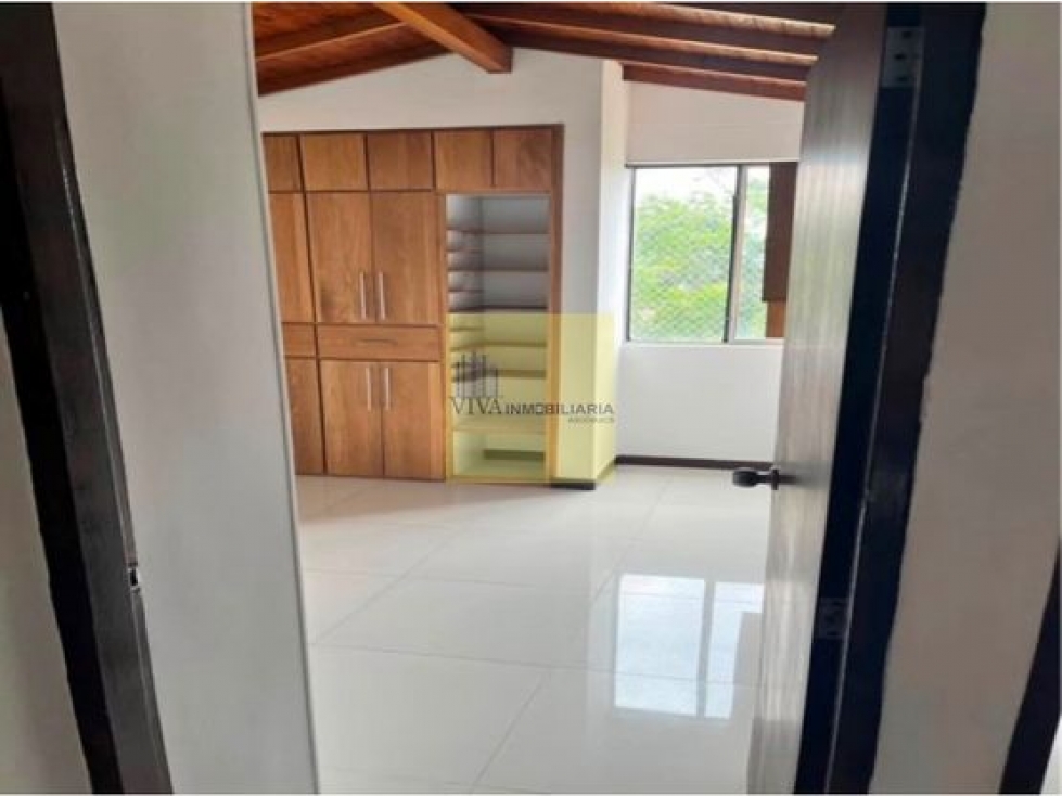 ¡Espectacular Vista! Apartamento en Venta en la Loma de Los Bernal VI — foto 6
