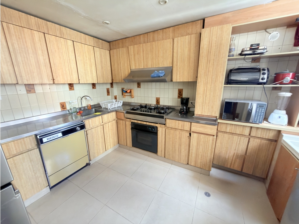 VENTA DE APARTAMENTO DUPLEX PARA REMODELAR EN SANTA ANA OCCIDENTAL — foto 3