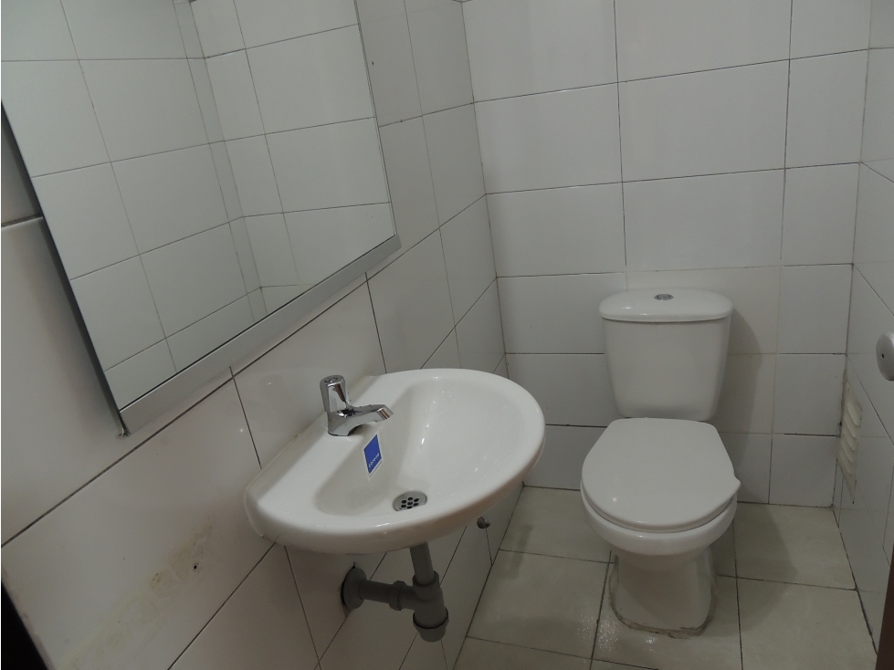 VENDO LOCAL COMERCIAL CHAPINERO Ed. seguros Bolívar — foto 6