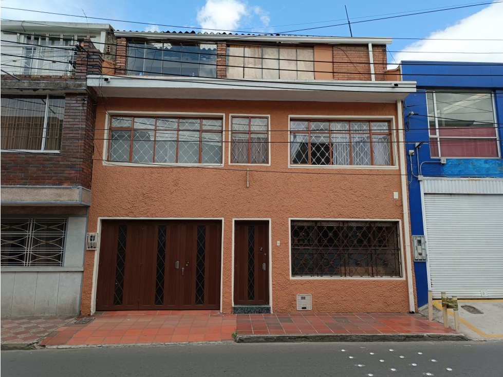 VENTA DE CASA EN EL BARRIO PATRIA