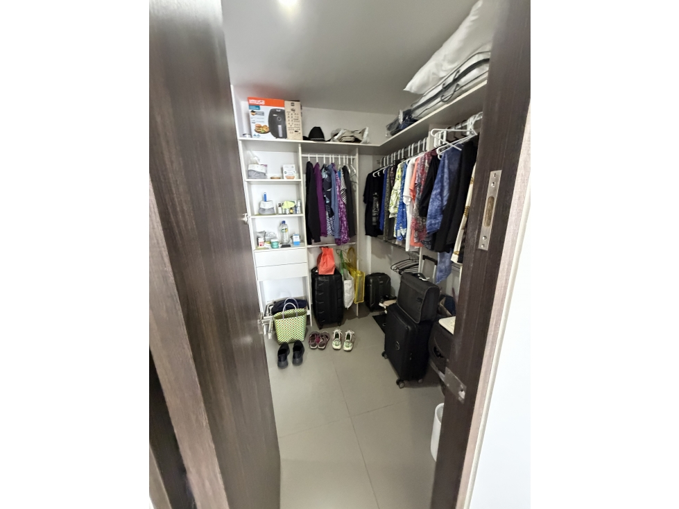 VENTA EXCLUSIVO APARTAMENTO EN LAS LOMITAS SABANETA — foto 6