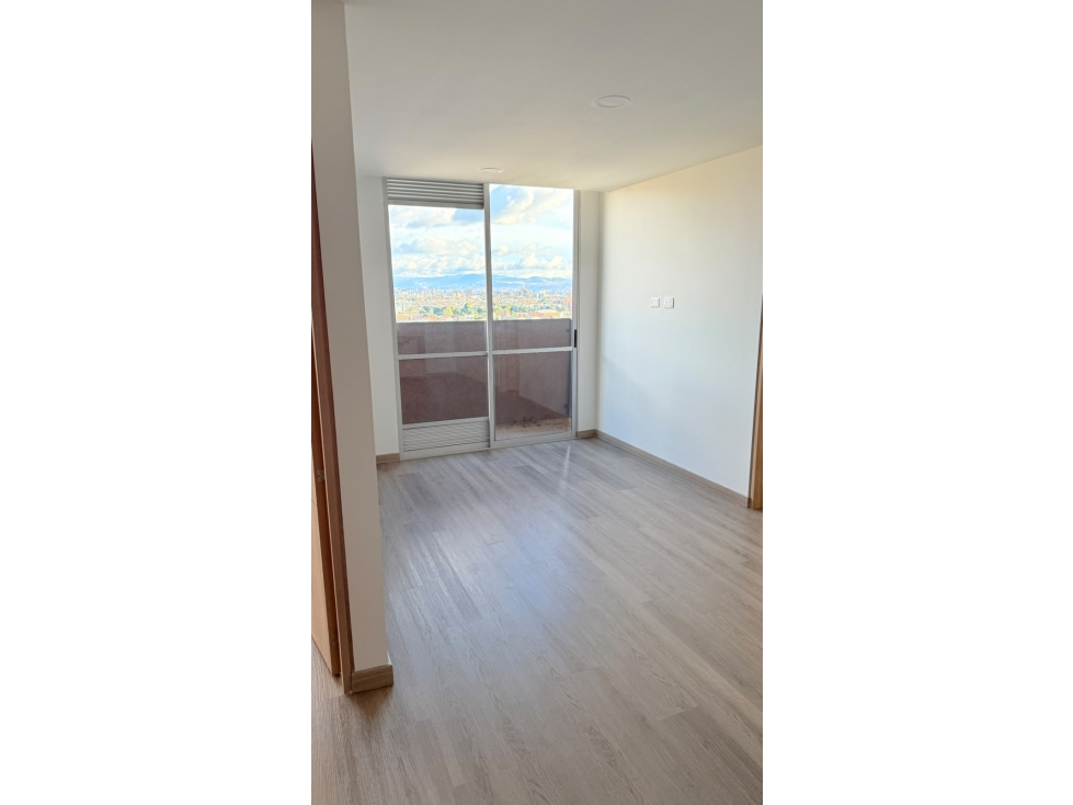 VENTA APARTAMENTO ILUMINADO EN ALCALÁ 134 EXCELENTE UBICACIÓN — foto 2