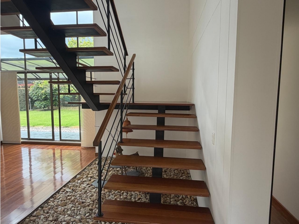 CASA EN RENTA EN SANTA MARIA DEL CAMPO, BARRIO PARCELAS, COTA - 6