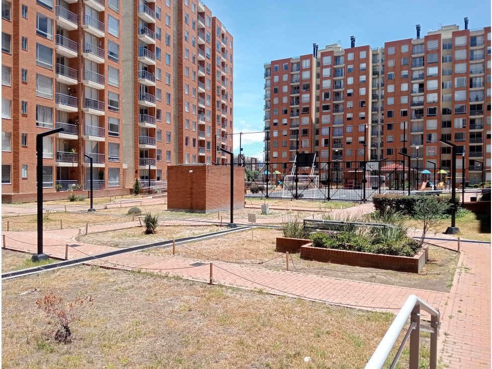 VENTA APARTAMENTO 72M2 GRAN GRANADA 2 PARQUEADEROS - ENGATIVA