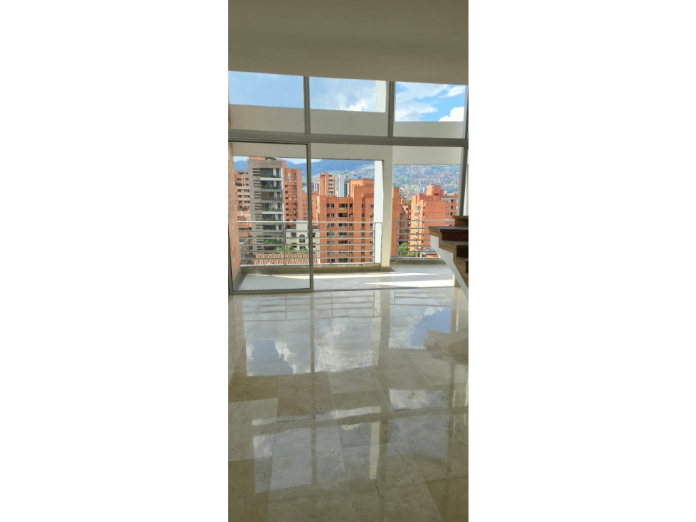 VENTA DE APARTAMENTO DUPLEX EN LAURELES - MEDELLIN
