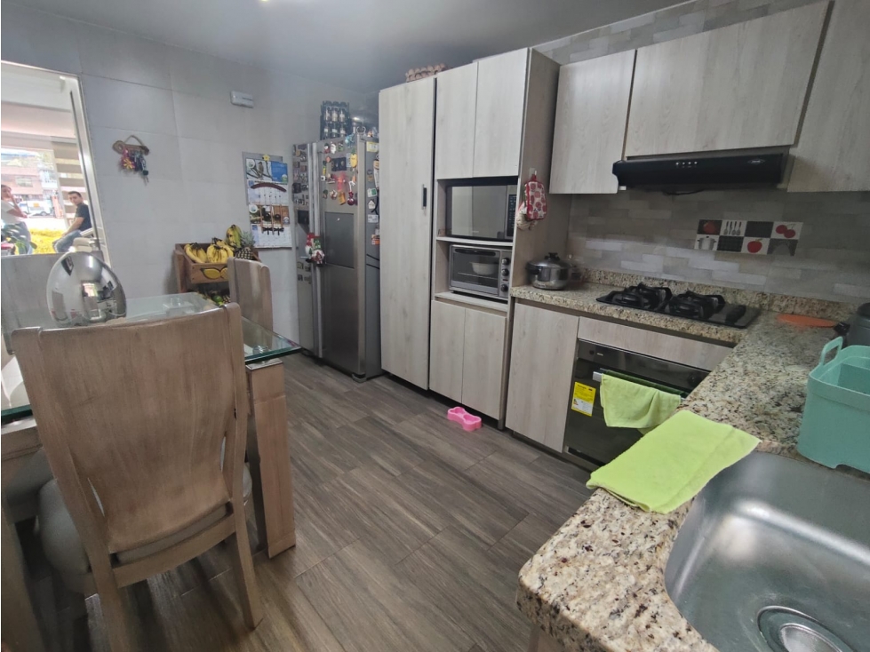 En venta casa remodelada en Torremolinos, Puente Aranda, Bogota — foto 6
