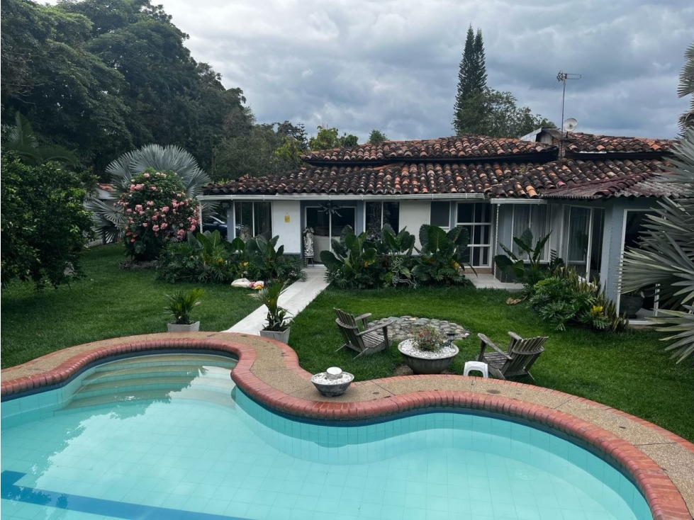 VENTA CASA CAMPESTRE CERRITOS LA VIRGINIA