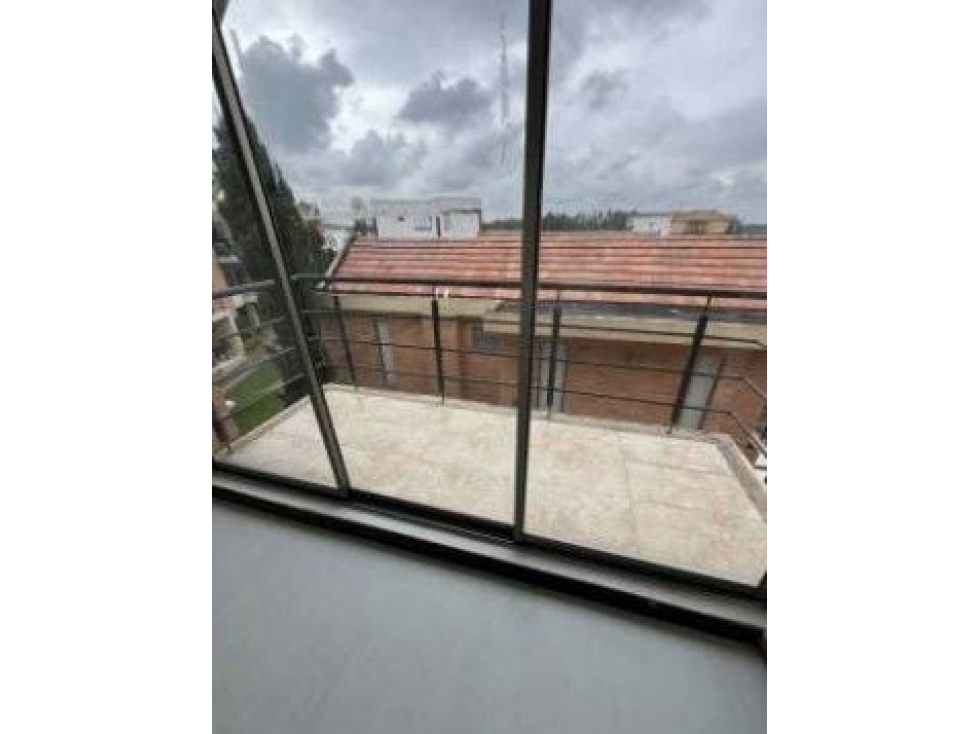 VENTA CASA 2 PARQUEADEROS TERRAZA BALCON PATIO 134M2-MOSQUERA — foto 2