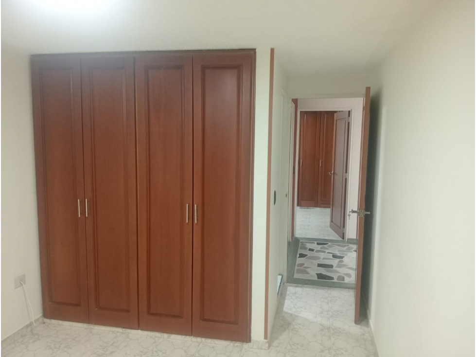 VENTA CASA VILLAS DEL DORADO CON 2 PARQUEADEROS TERRAZA - ENGATIVA — foto 3