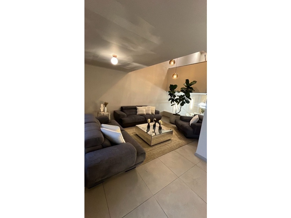VENTA CASA CIRCUNVALAR