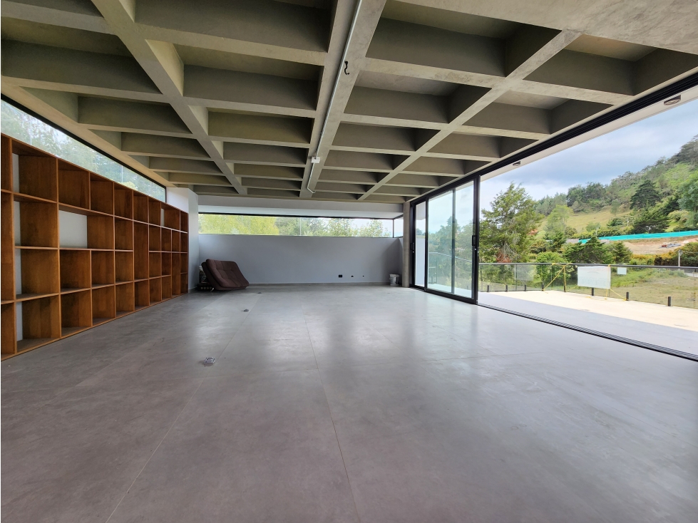 VENTA DE ESPECTACULAR CASA MODERNA EN EL RETIRO VIA LA CEJA EN UNIDAD — foto 4