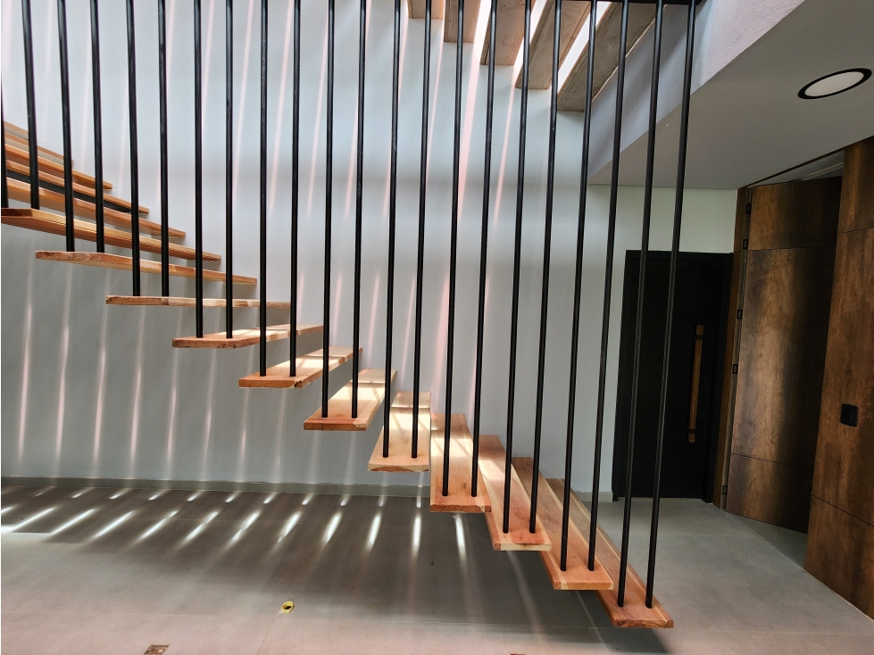 VENTA DE ESPECTACULAR CASA MODERNA EN EL RETIRO VIA LA CEJA EN UNIDAD — foto 2
