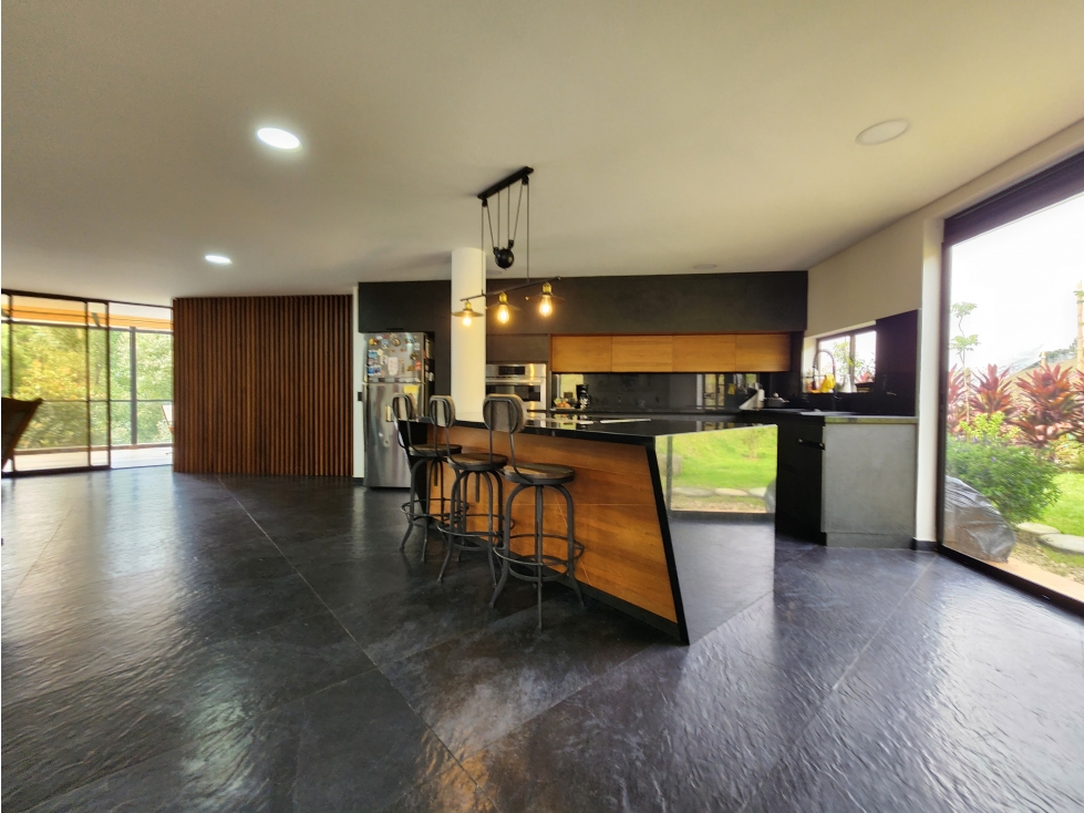 VENTA DE ESPECTACULAR CASA EN EL RETIRO VIA LA CEJA, UNIDAD CERRADA — foto 2