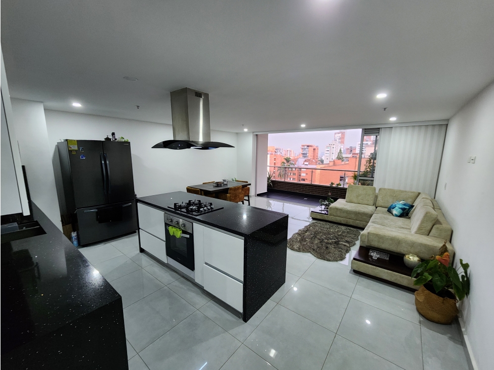 VENTA DE APARTAMENTO MODERNO CASI NUEVO, A 1 CUADRA DEL POBLADO — foto 2