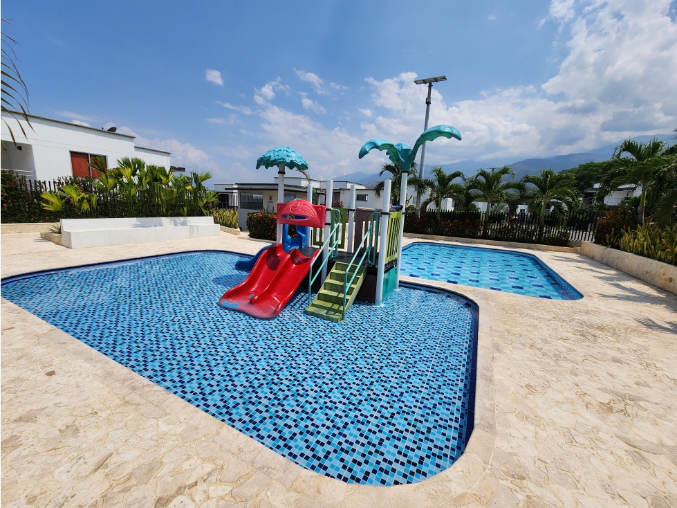 VENTA DE HERMOSA CABAÑA AMOBLADA Y CON PISCINA EN SOPETRAN, EN UNIDAD — foto 3