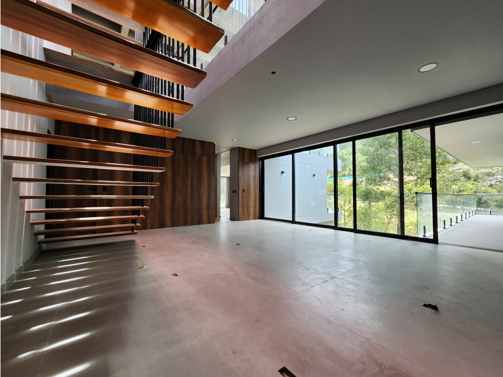 VENTA DE ESPECTACULAR CASA MODERNA EN EL RETIRO VIA LA CEJA EN UNIDAD — foto 5