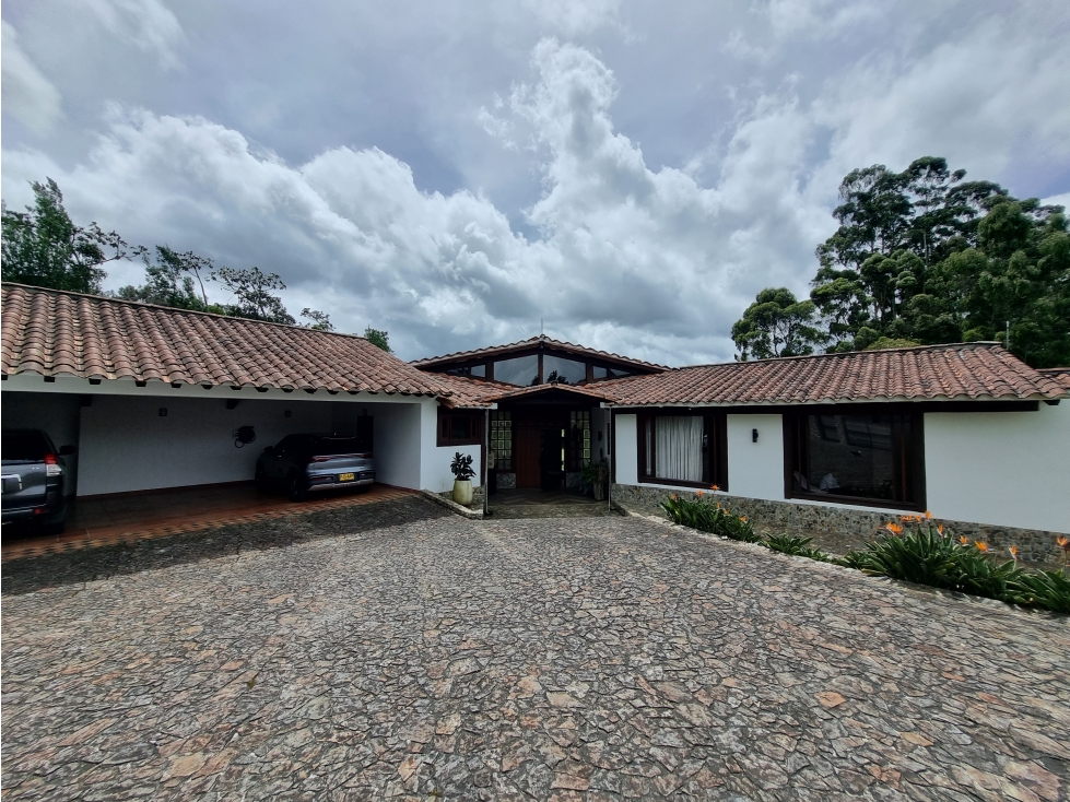 En Venta Casa Campestre con lote en parcelación