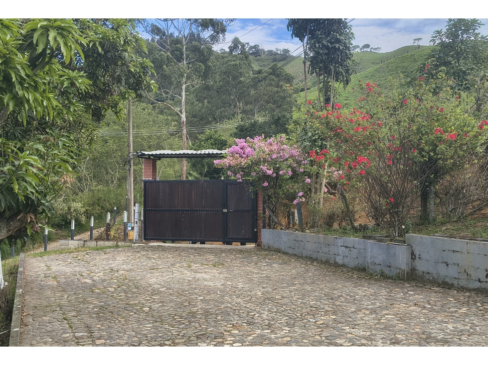 Finca de Recreo con Piscina, Jacuzzi y Amplias Zonas Verdes — foto 2