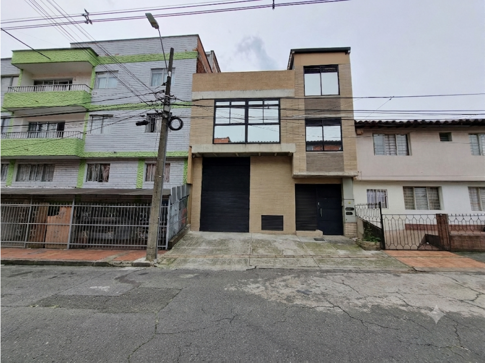 Edificio para venta en el Barrio Santa Fe, Guayabal